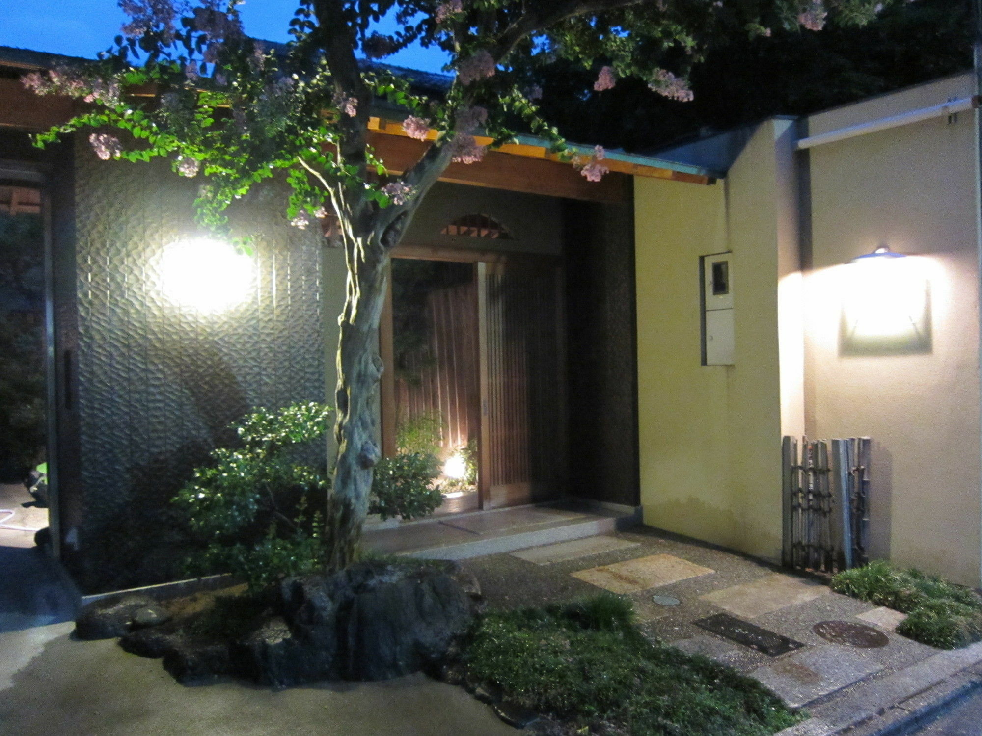 Yadoya Nishijinso Hotel Kyoto Exterior photo